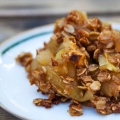 Рецепт - Яблочный крамбл с овсянкой